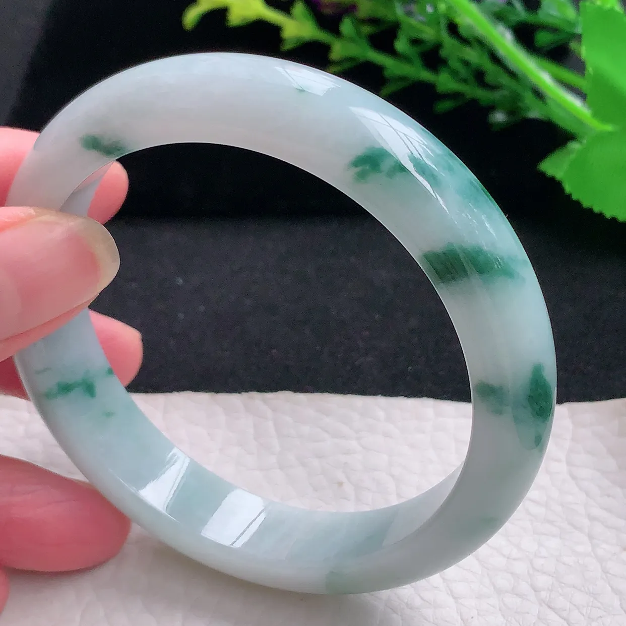 qn自然光58*12.6*8平安镯 天然缅甸翡翠a货飘花宽边珠宝玉手镯