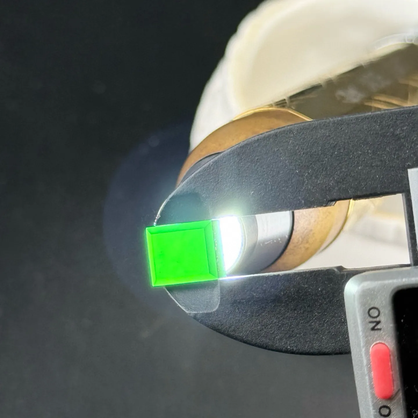 墨翠方戒面裸石 种好色正 黑度极好 打灯极黑 油性十足