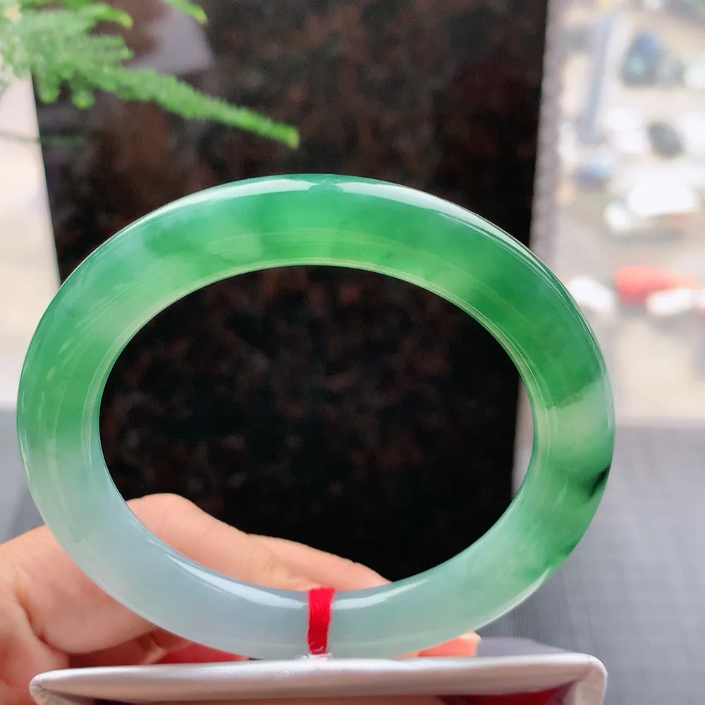 圆条高冰绿 无瑕 尺寸:54.4/9.4/9.7 种色俱佳