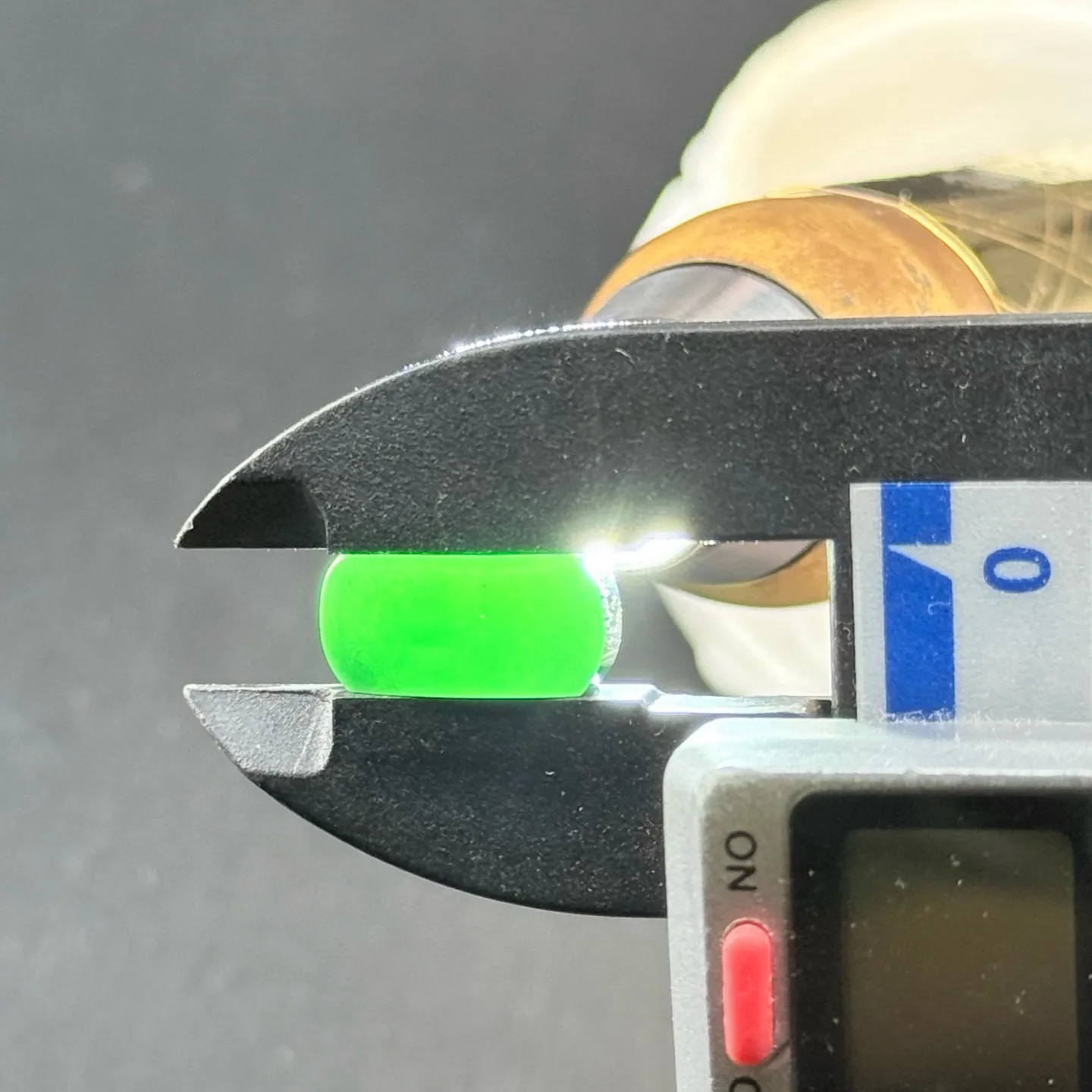 精品墨翠马鞍一枚 种好色正 黑度极好 打灯通透 油性十足尺寸13.3