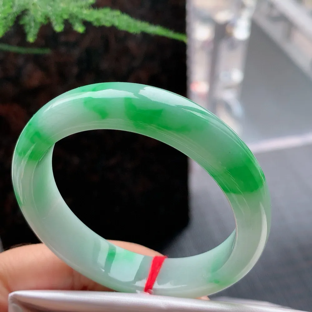 正圈白底青阳绿 无瑕 尺寸:53.7/12.9/7.9 色阳🥰🥰