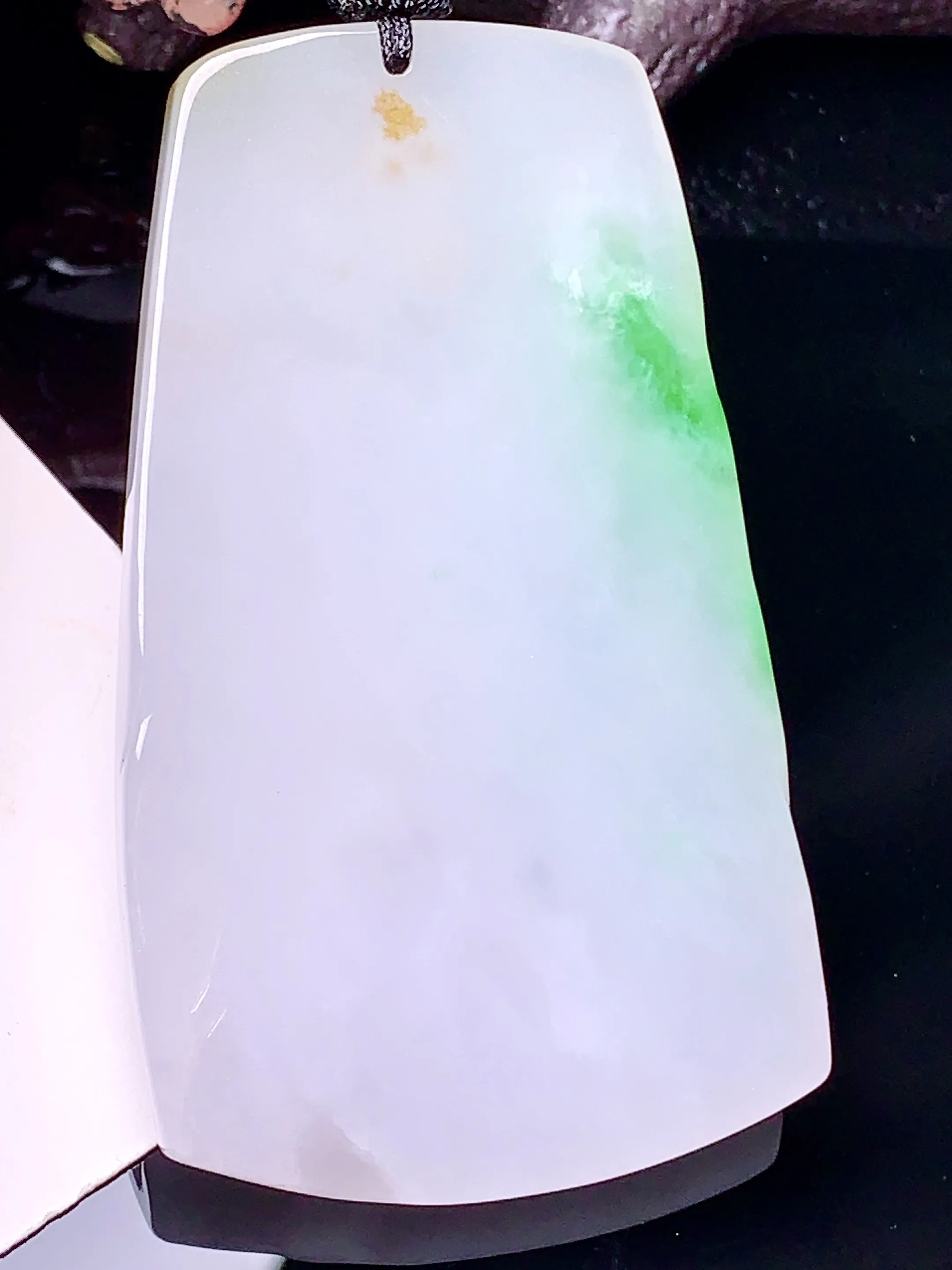 飘绿悟道吊坠 玉质细腻 色泽艳丽 水润亮眼  整体尺寸65.7*38.7*6