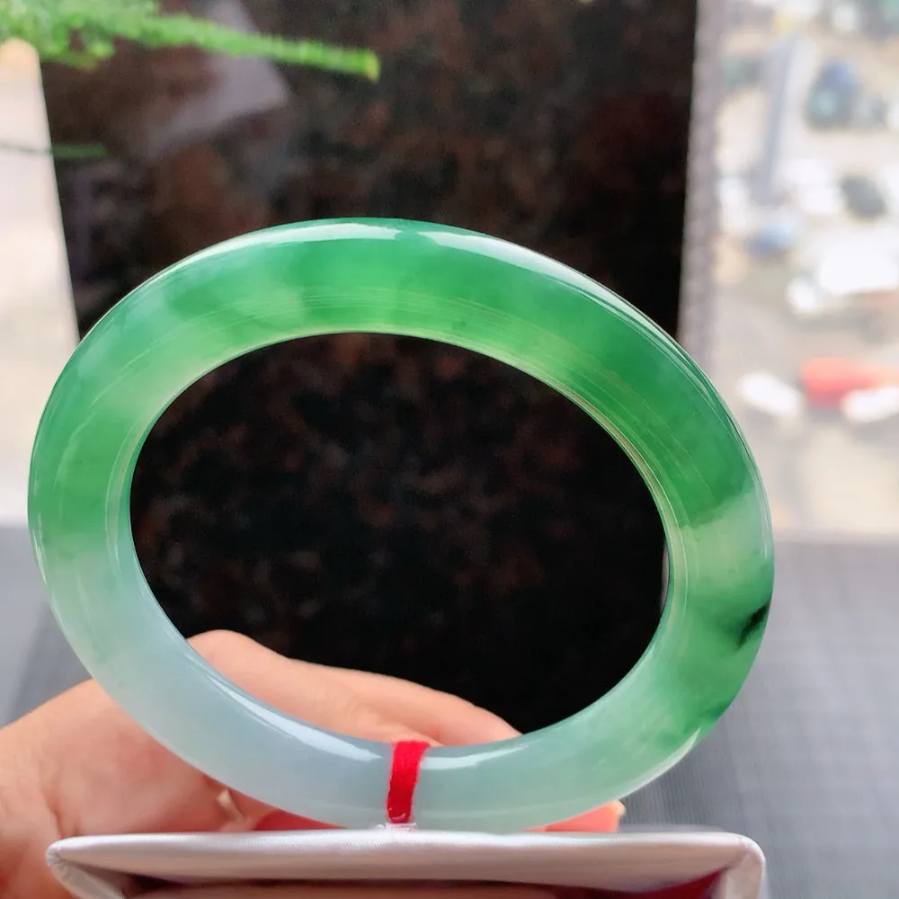 圆条高冰绿 无瑕 尺寸:54.4/9.4/9.7 种色俱佳