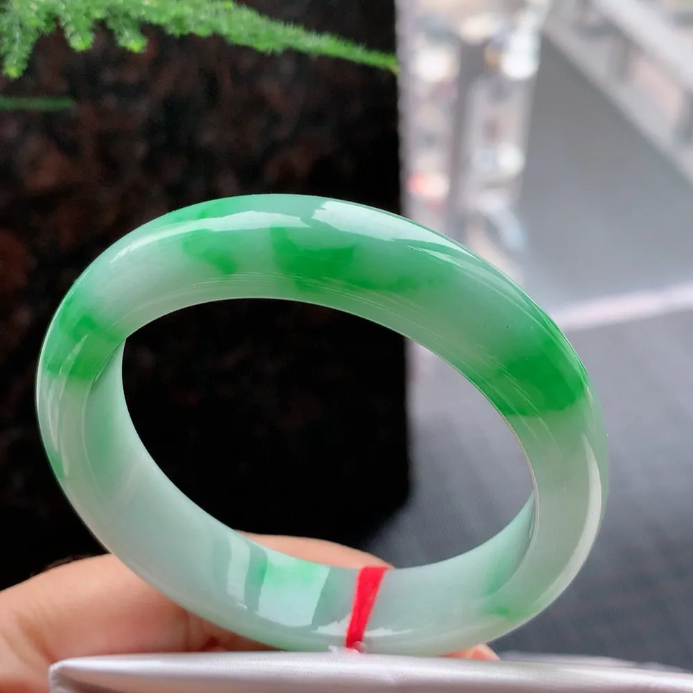 正圈白底青阳绿 无瑕 尺寸:53.7/12.9/7.9 色阳🥰🥰