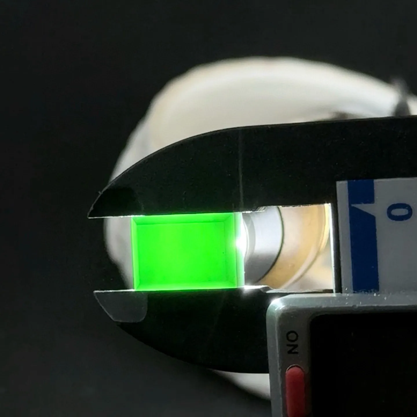 墨翠长方戒面裸石一枚 种好色正 黑度极好 打灯通透 油性十足