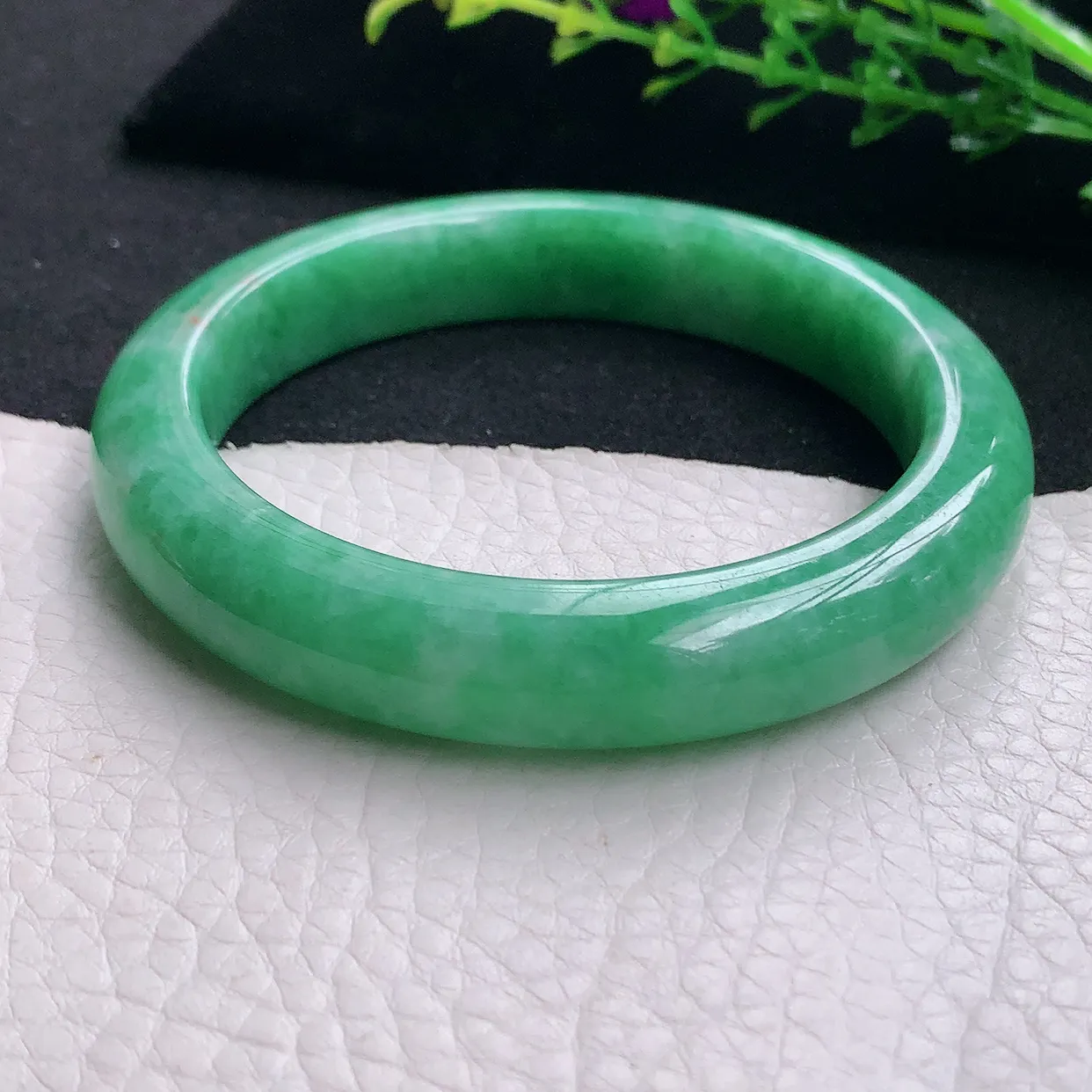 jm自然光58*11.9*9.9平安镯 天然缅甸翡翠a货辣绿宽边珠宝玉手镯