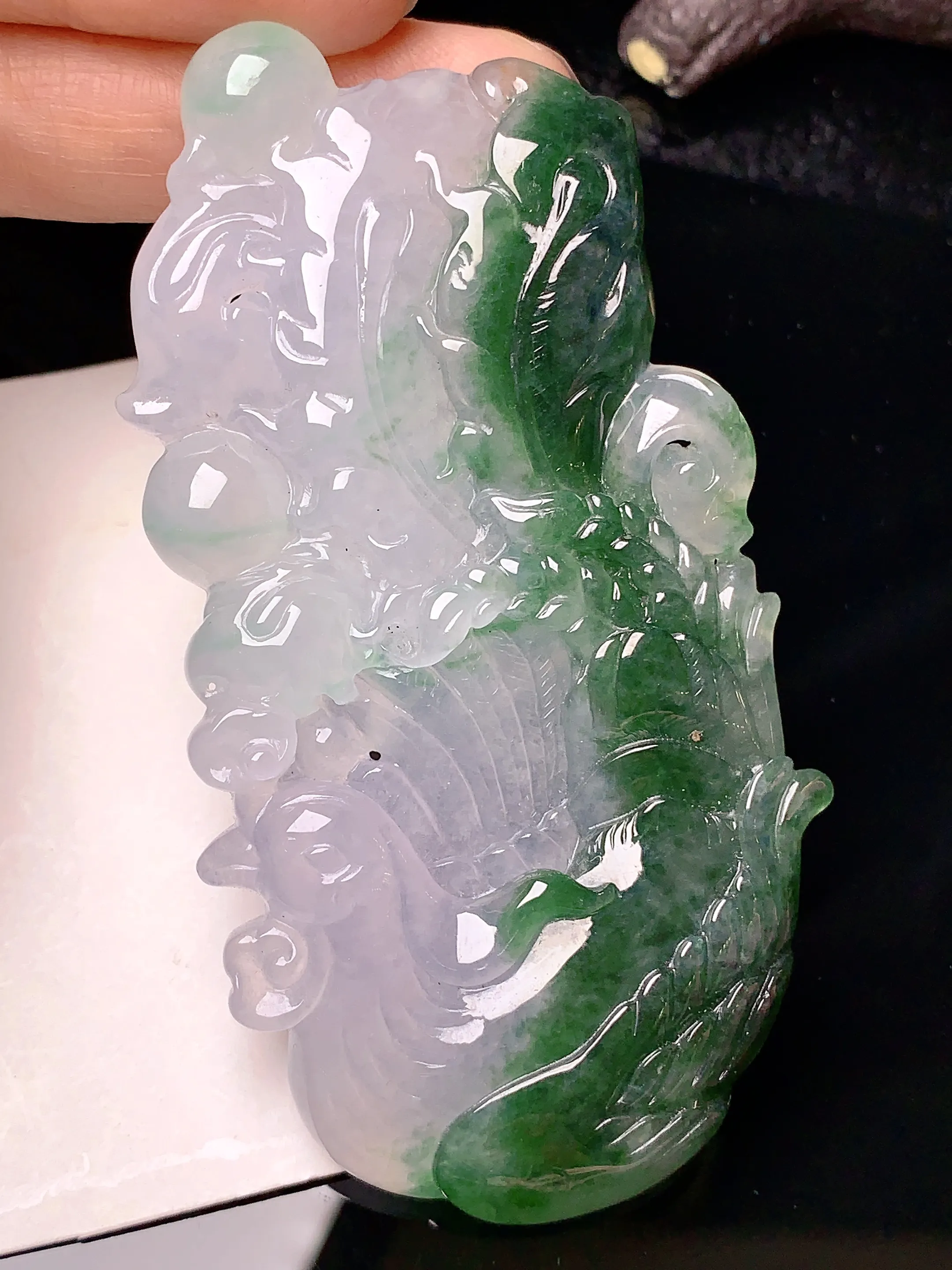 飘绿凤凰吊坠 玉质细腻 色泽艳丽 水润亮眼  整体尺寸78.8*40*7.6