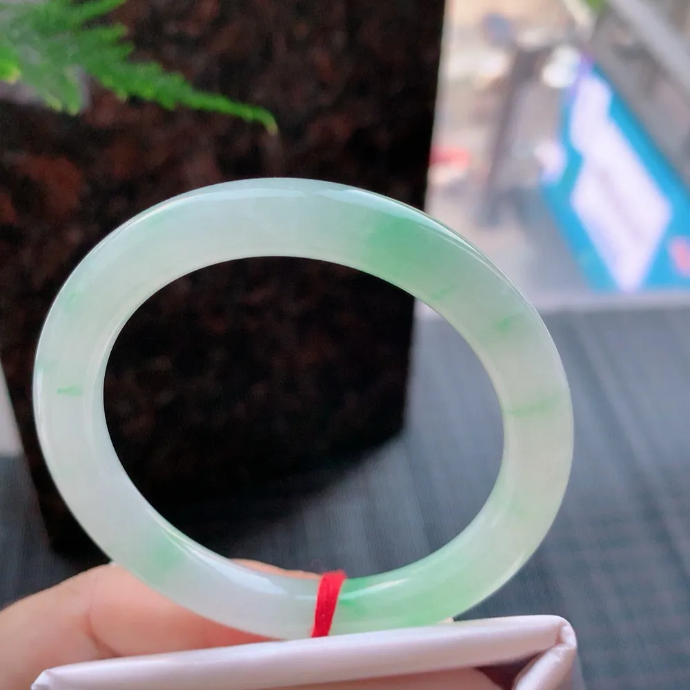 圆条冰阳绿 无瑕 尺寸:52.4/8.2 色好