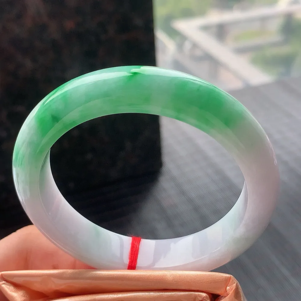 正圈冰糯春彩 无瑕 尺寸:58.3/12.8/8.9 色好