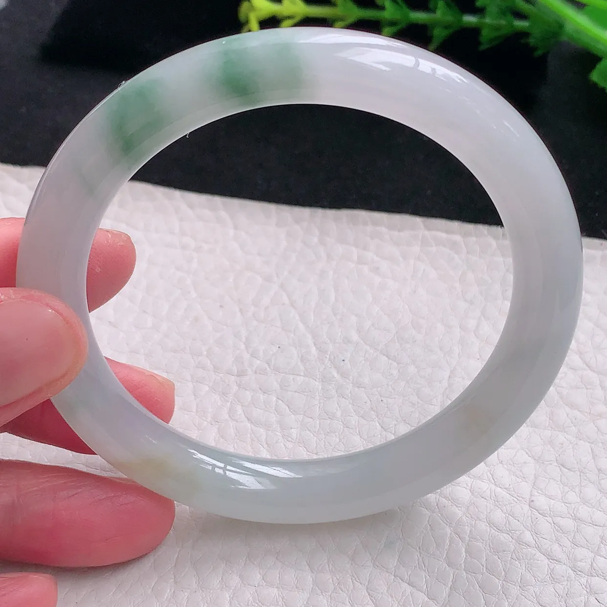 ss自然光58.8*9.5*9.3美人镯 天然缅甸翡翠a货飘花秀气圆条珠宝玉手镯