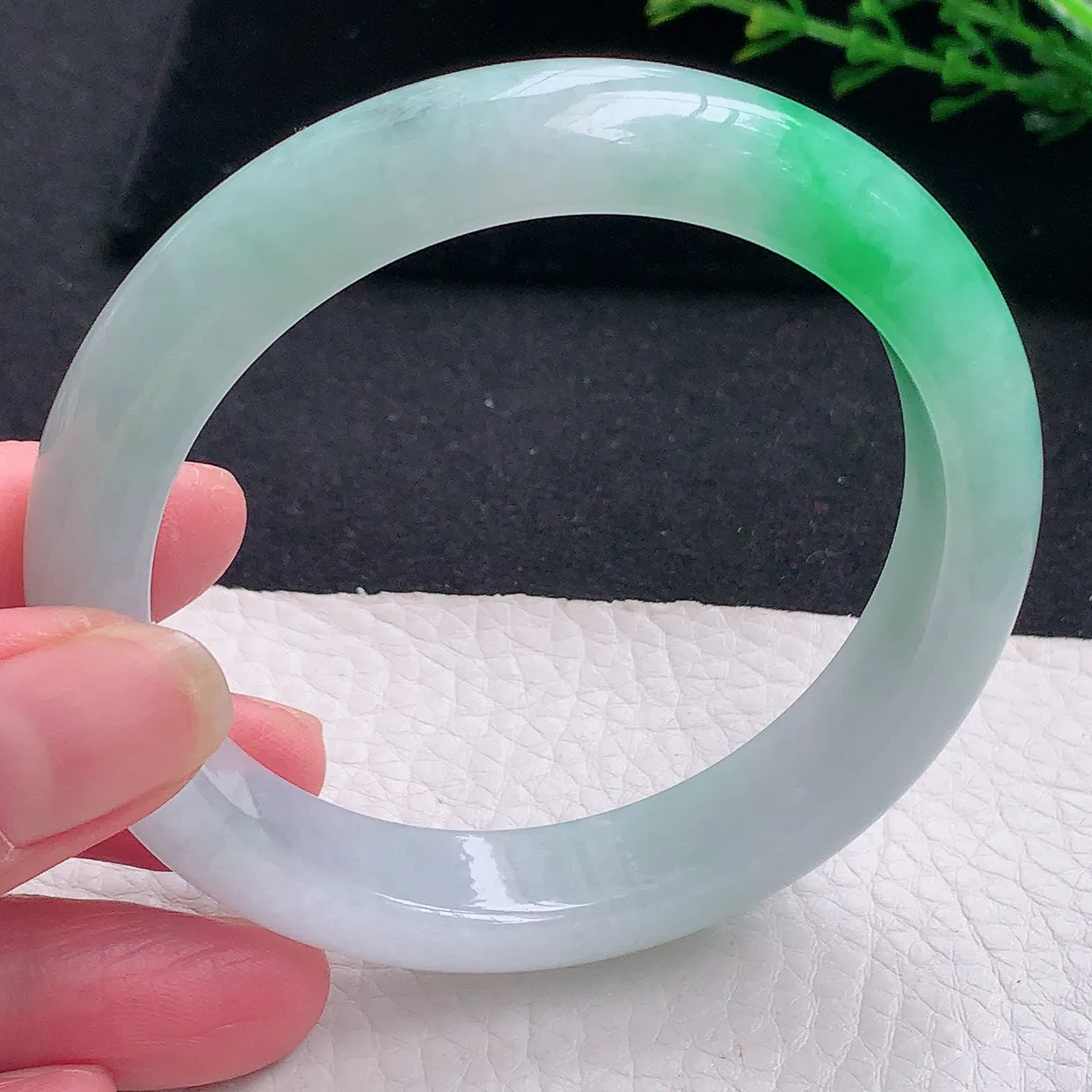 yh自然光58*12.2*8.8平安镯 天然缅甸翡翠a货飘阳绿宽边珠宝玉手镯