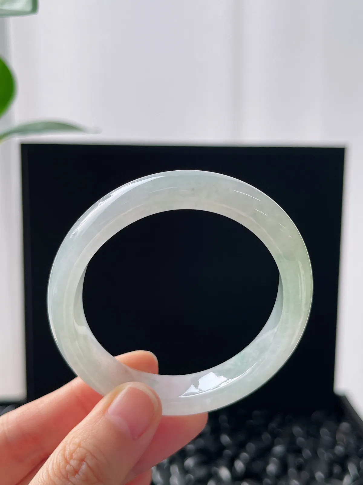 贵妃镯54圈口，翡翠冰糯种飘花手镯