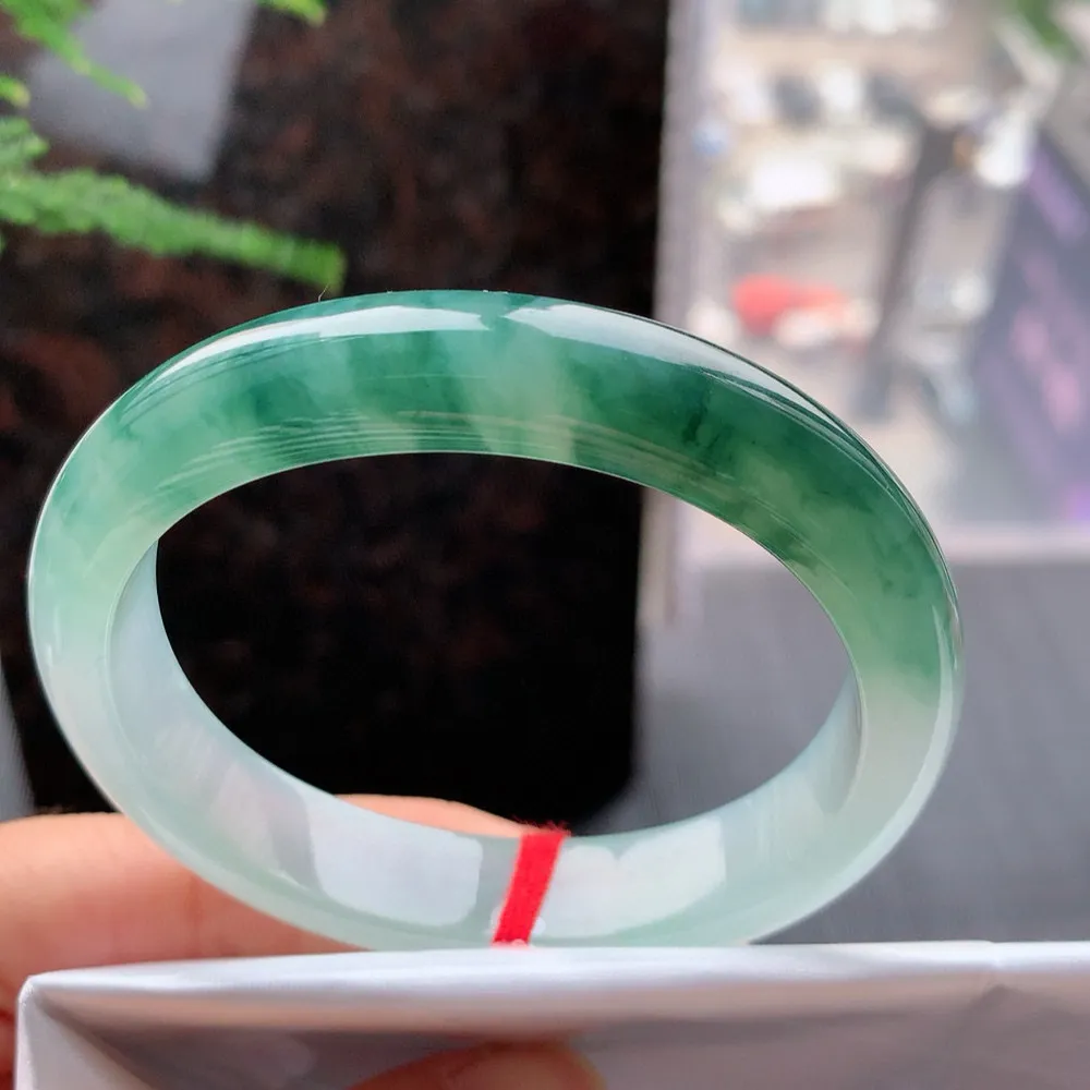 贵妃冰玻飘花 无瑕 尺寸:55.1/49.1/12.6/7.6 花美 种水好🥰🥰