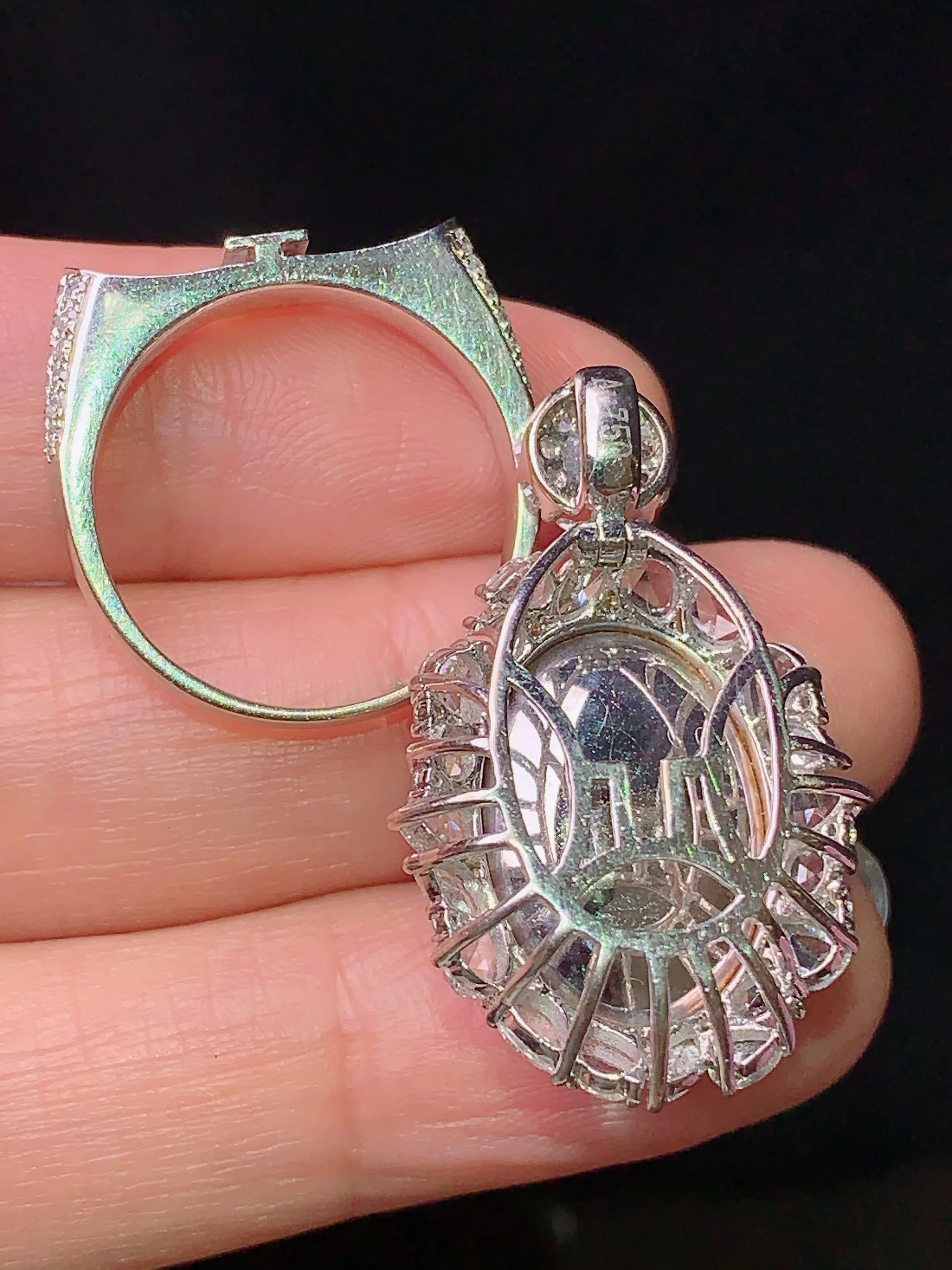 18k金钻镶嵌紫罗兰蛋面戒指 玉质细腻 色泽艳丽 水润亮眼  圈口14.5 整体尺寸30.3*19.2*14