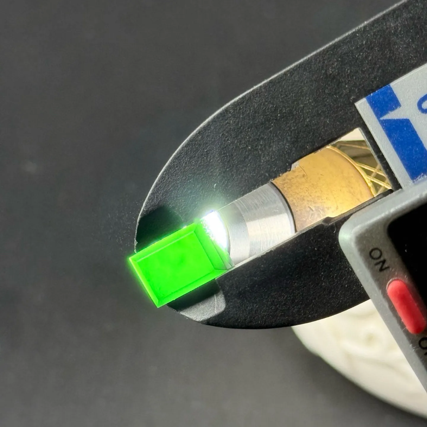 精品墨翠小长方戒面一枚 种好色正 黑度极好 打灯通透 油性十足