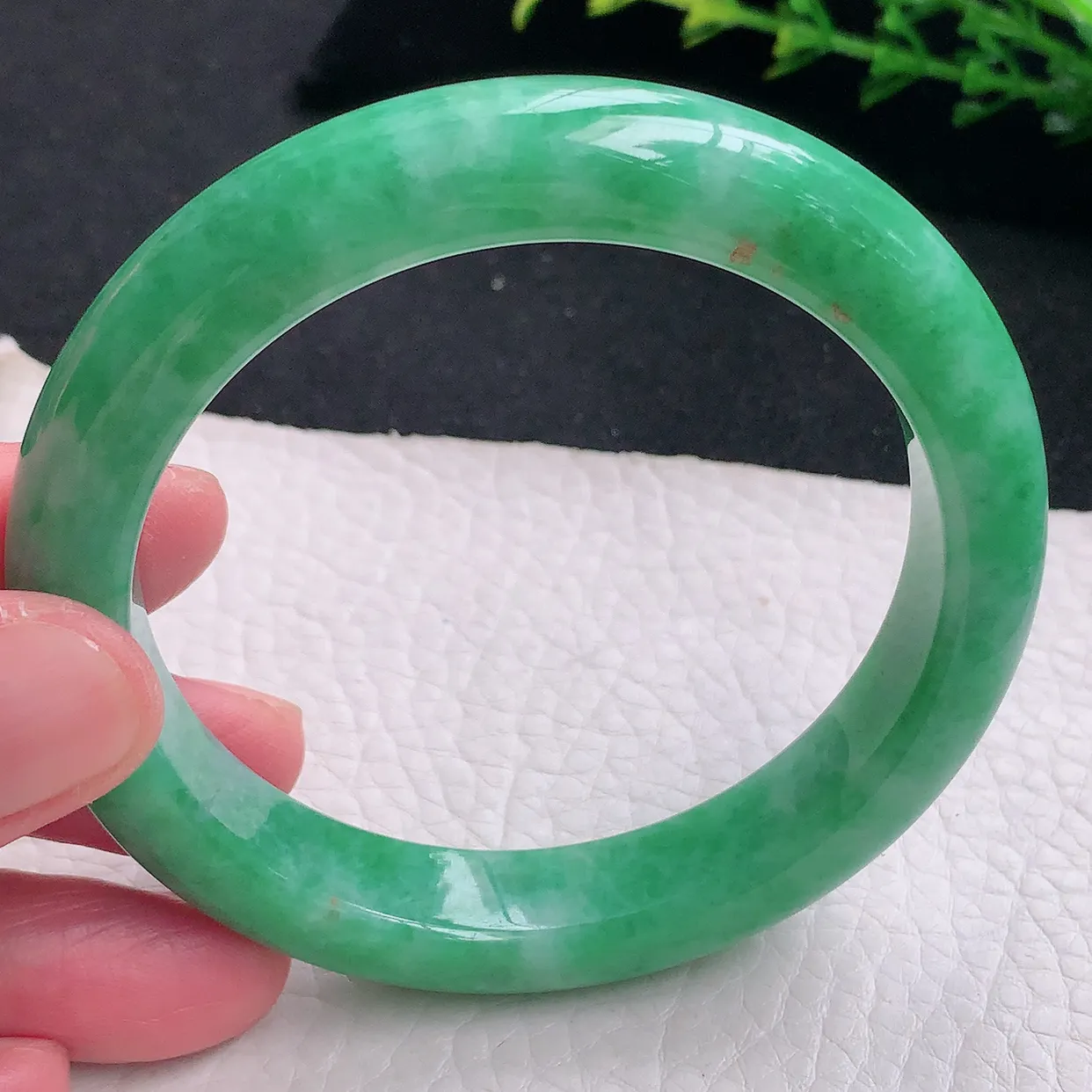 jm自然光58*11.9*9.9平安镯 天然缅甸翡翠a货辣绿宽边珠宝玉手镯