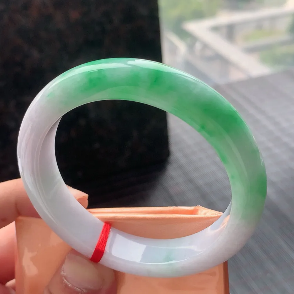 正圈冰糯春彩 无瑕 尺寸:58.3/12.8/8.9 色好