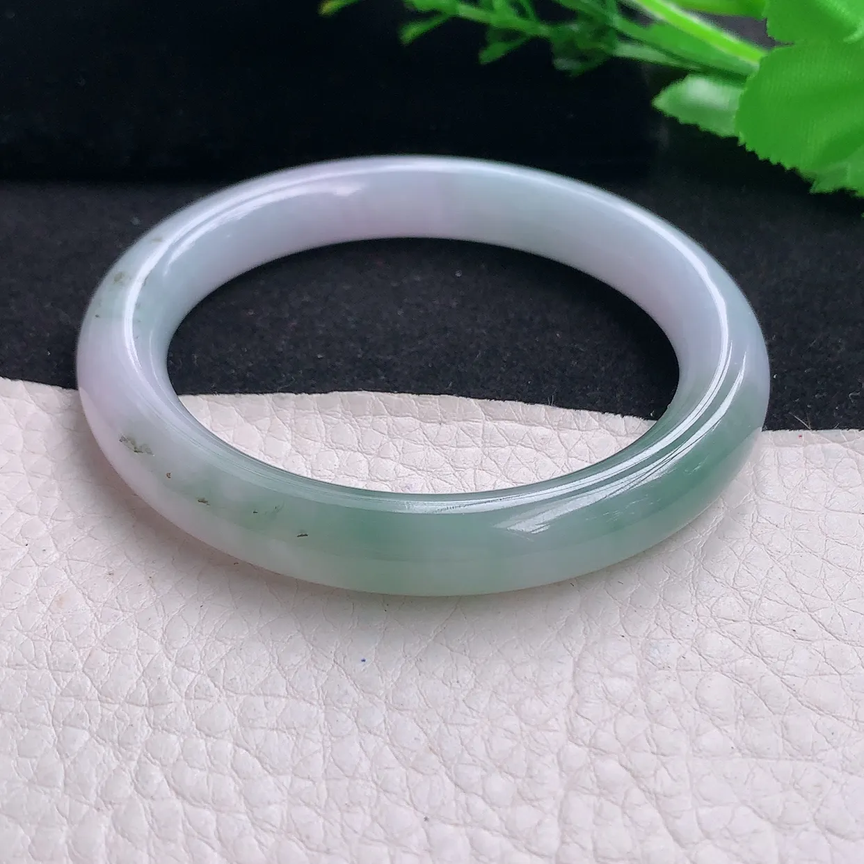 z自然光54*9.3*9美人镯 天然缅甸翡翠a货飘花秀气圆条珠宝玉手镯