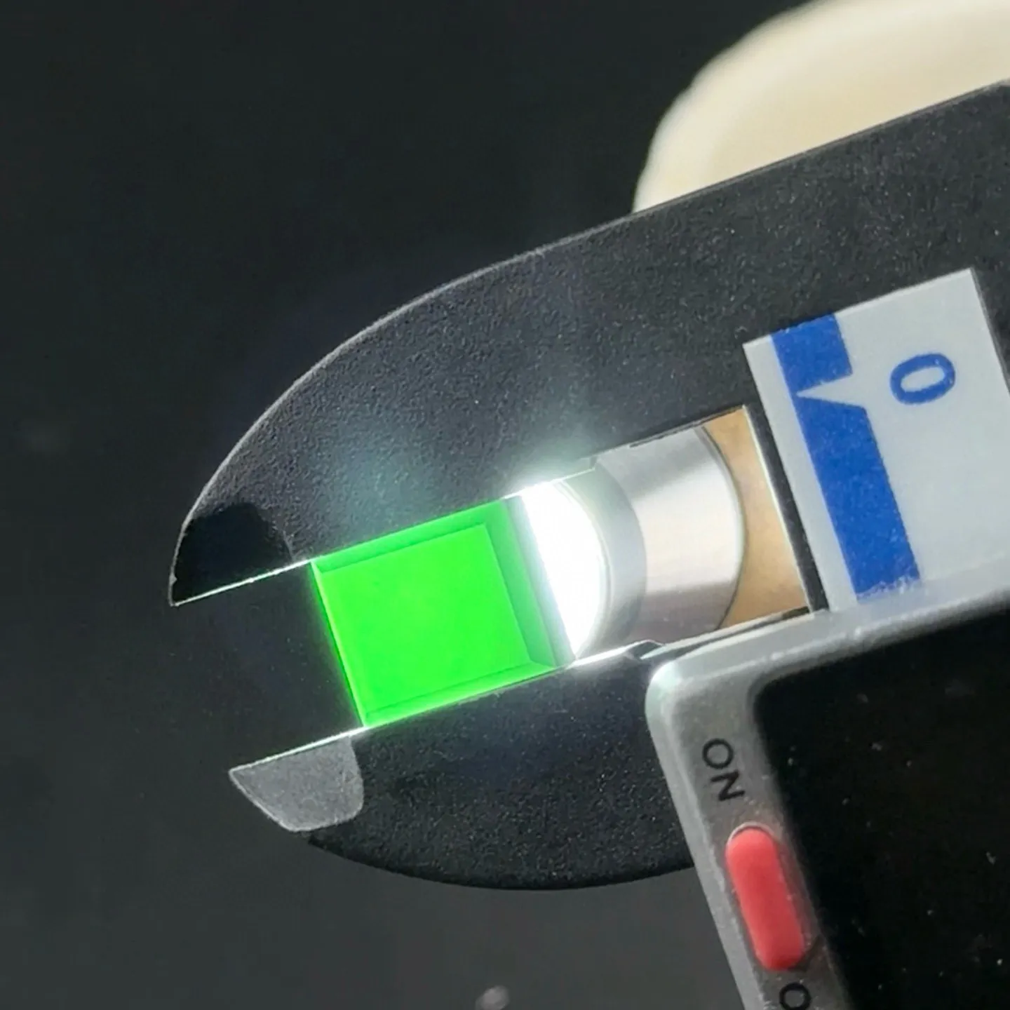 墨翠方形耳钉裸石 种好色正 黑度极好 打灯通透 油性十足