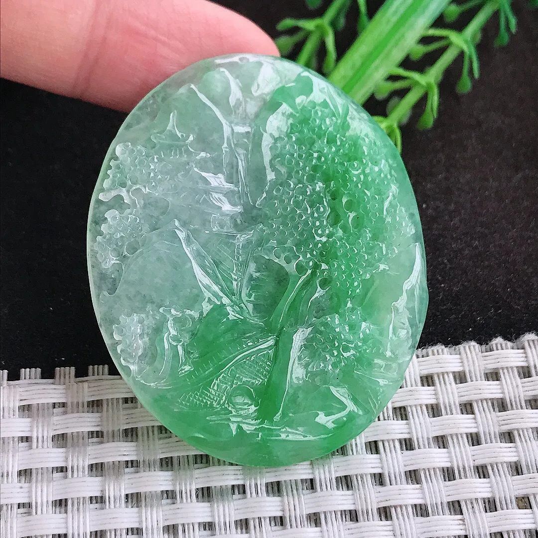 自然光50.8/42/5老坑精美冰润飘阳绿山水牌吊坠翡翠玉坠挂件