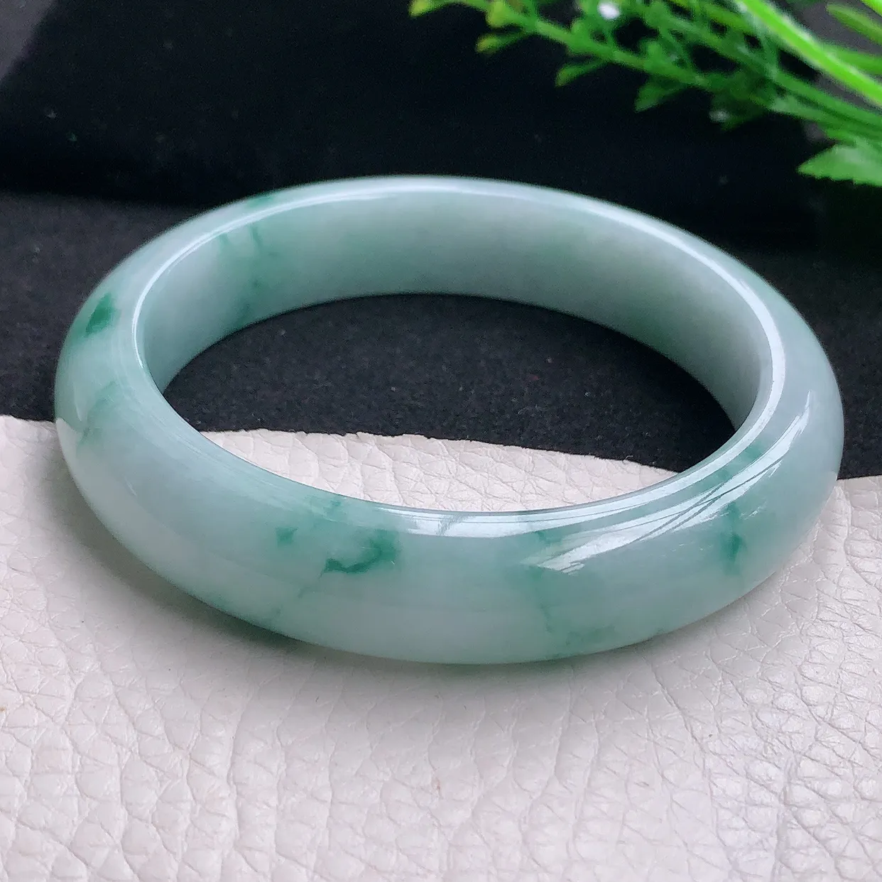 qn大圈口60.5*13.5*9平安镯 天然缅甸翡翠a货飘花宽边珠宝玉手镯