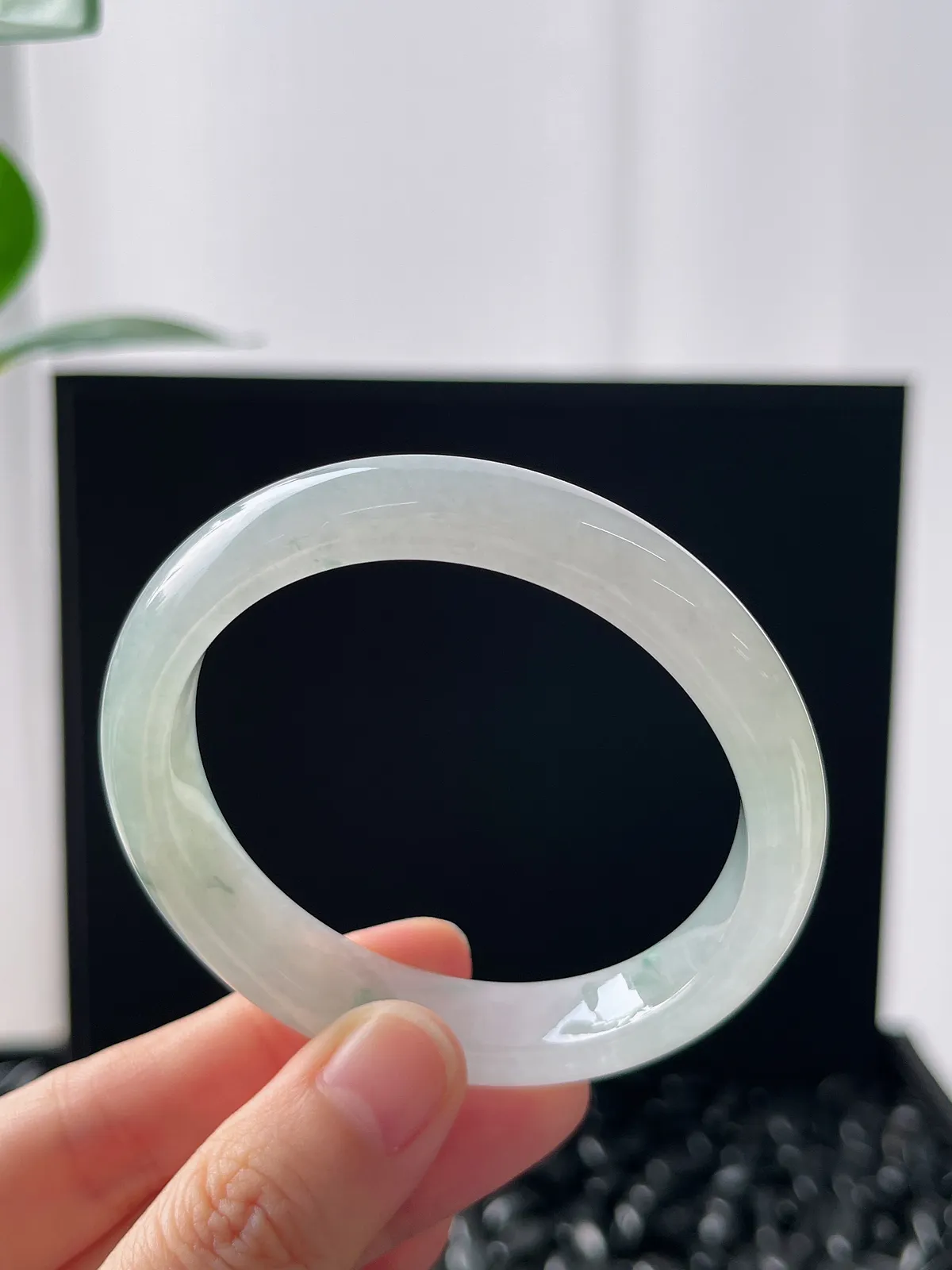 贵妃镯54圈口，翡翠冰糯种飘花手镯