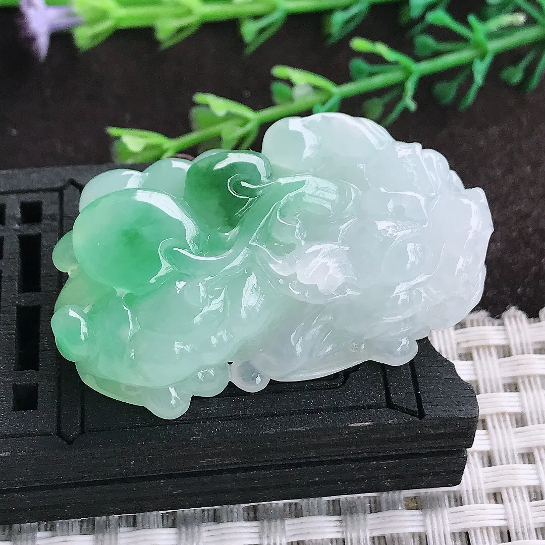 自然光43/25/14老坑冰胶水灵飘阳绿招财貔貅吊坠翡翠玉坠挂件