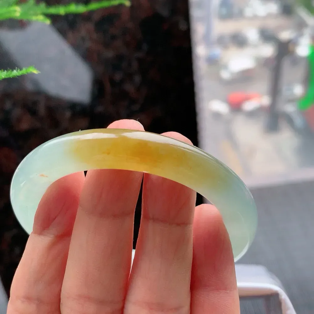 圆条高冰黄翡 无瑕 尺寸:51.1/9.4 种色俱佳