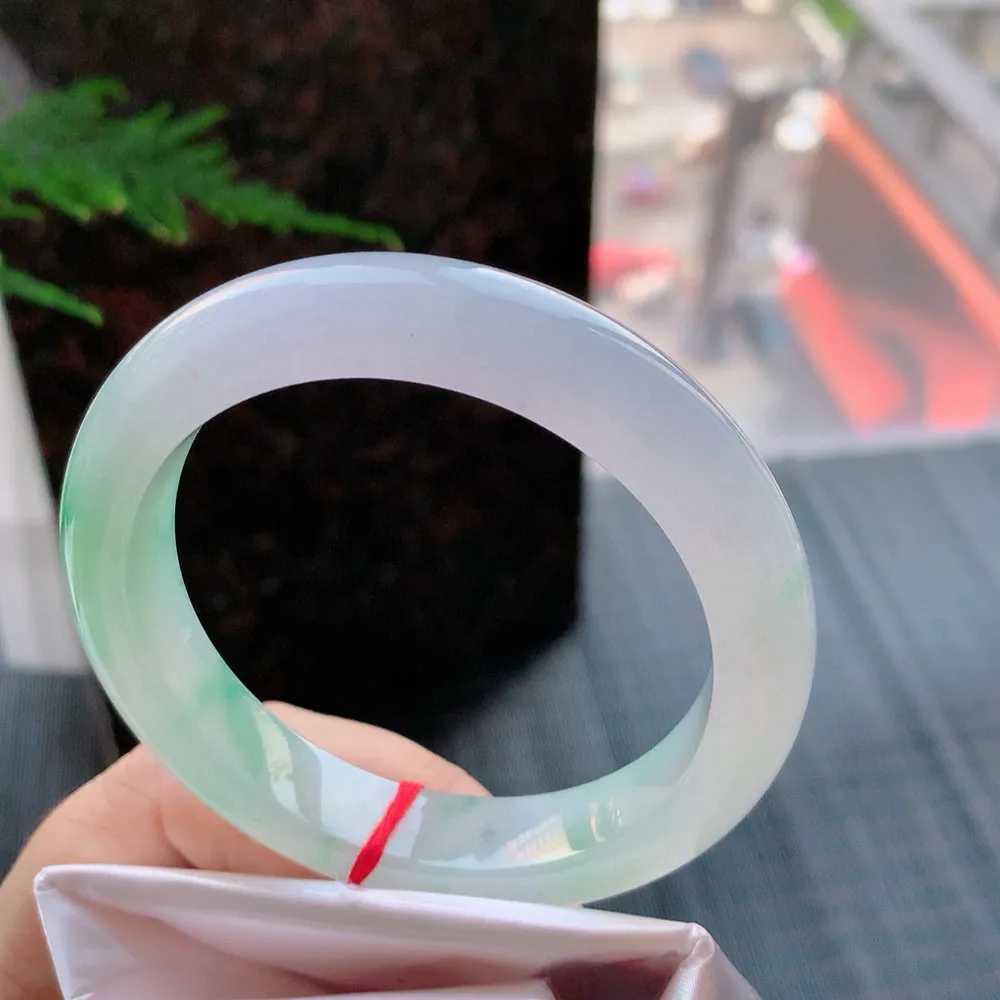 正圈高冰春彩 无瑕 尺寸:56.7/11.7/9.1 种色俱佳