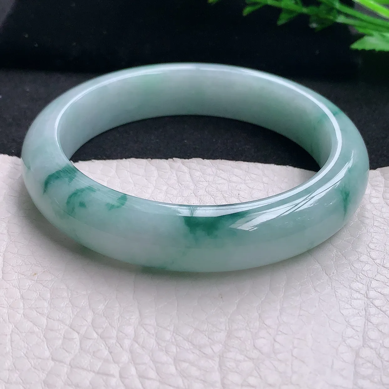 qn大圈口60.5*13.5*9平安镯 天然缅甸翡翠a货飘花宽边珠宝玉手镯