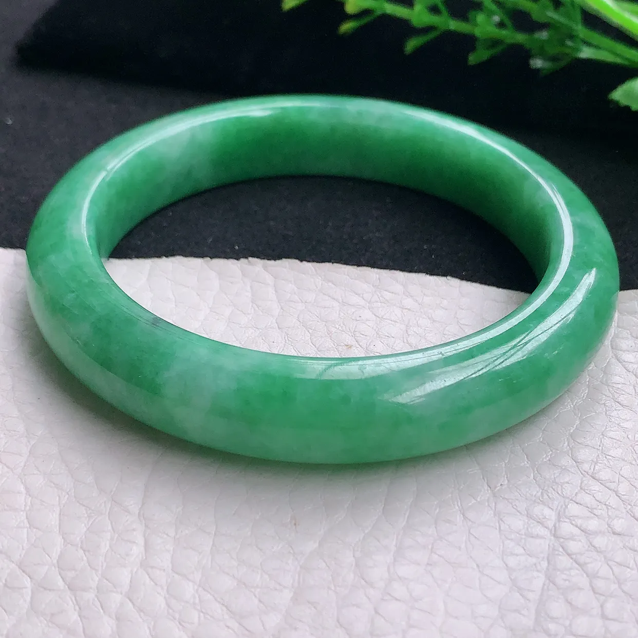 jm自然光58*11.9*9.9平安镯 天然缅甸翡翠a货辣绿宽边珠宝玉手镯