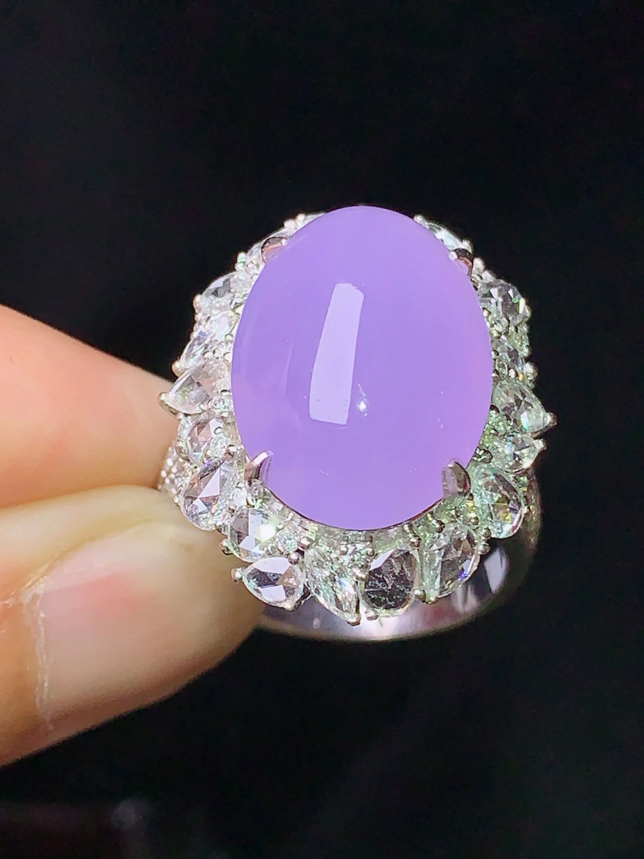 18k金钻镶嵌紫罗兰蛋面戒指 玉质细腻 色泽艳丽 水润亮眼  圈口14.5 整体尺寸30.3*19.2*14