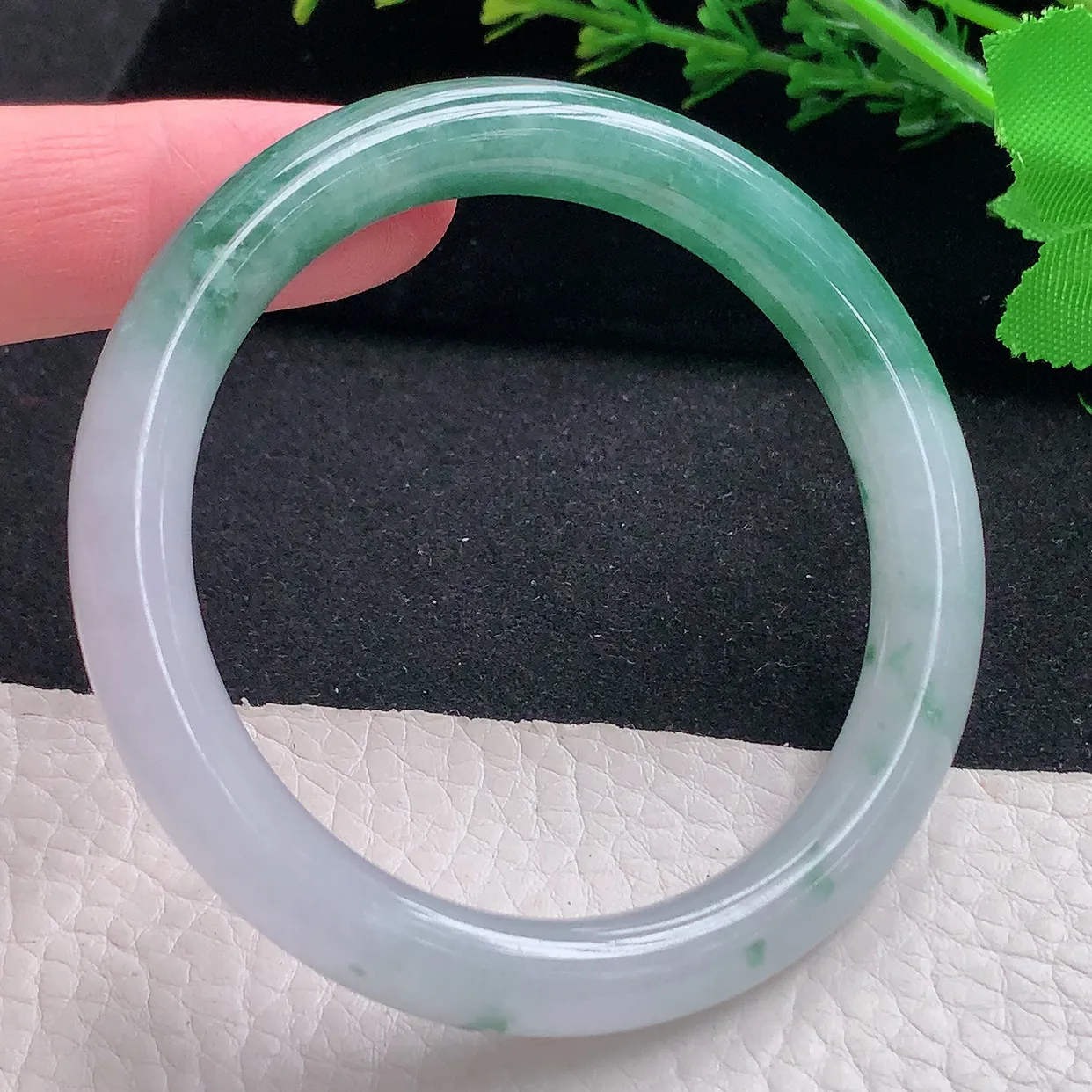 yh自然光54*9.3*8美人镯 天然缅甸翡翠a货半山水圆条珠宝玉手镯