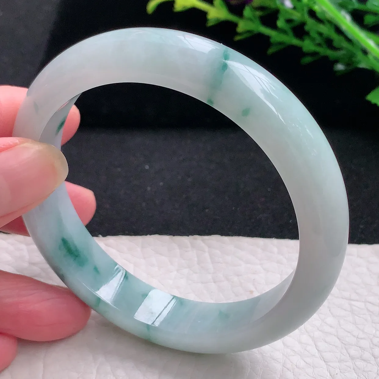 qn自然光58*12.6*8平安镯 天然缅甸翡翠a货飘花宽边珠宝玉手镯