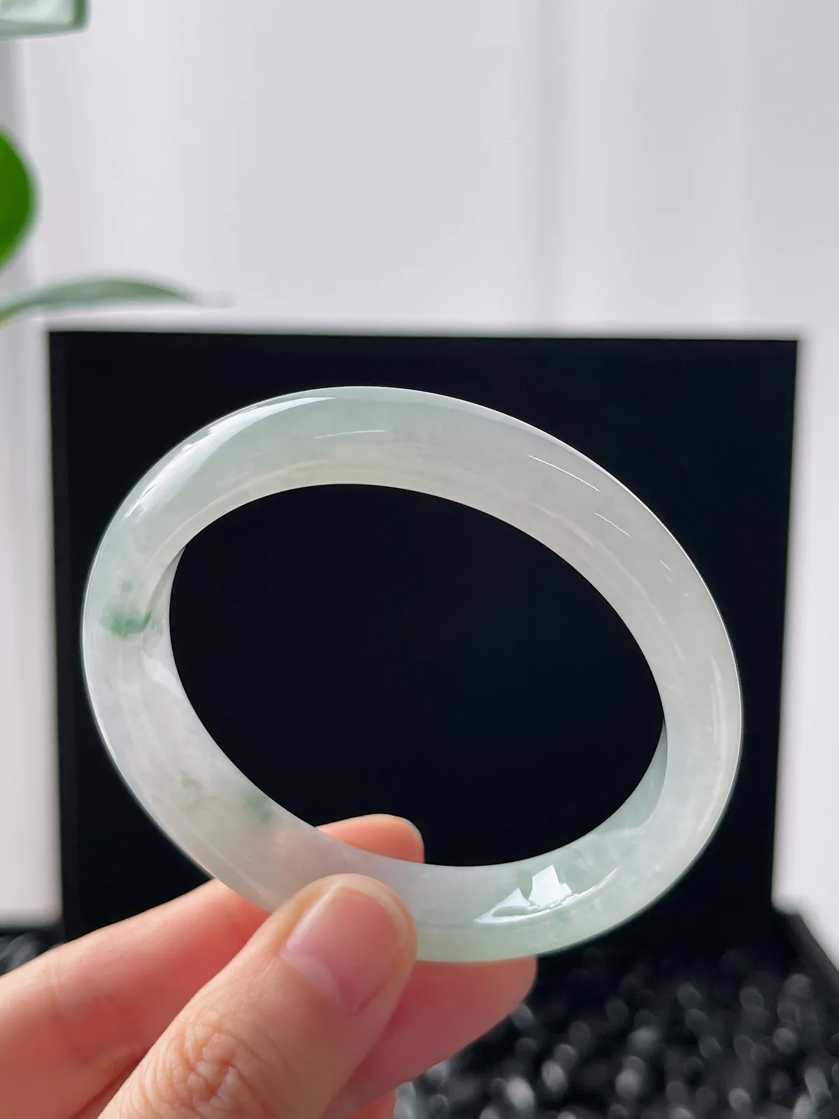 贵妃镯54圈口，翡翠冰糯种飘花手镯