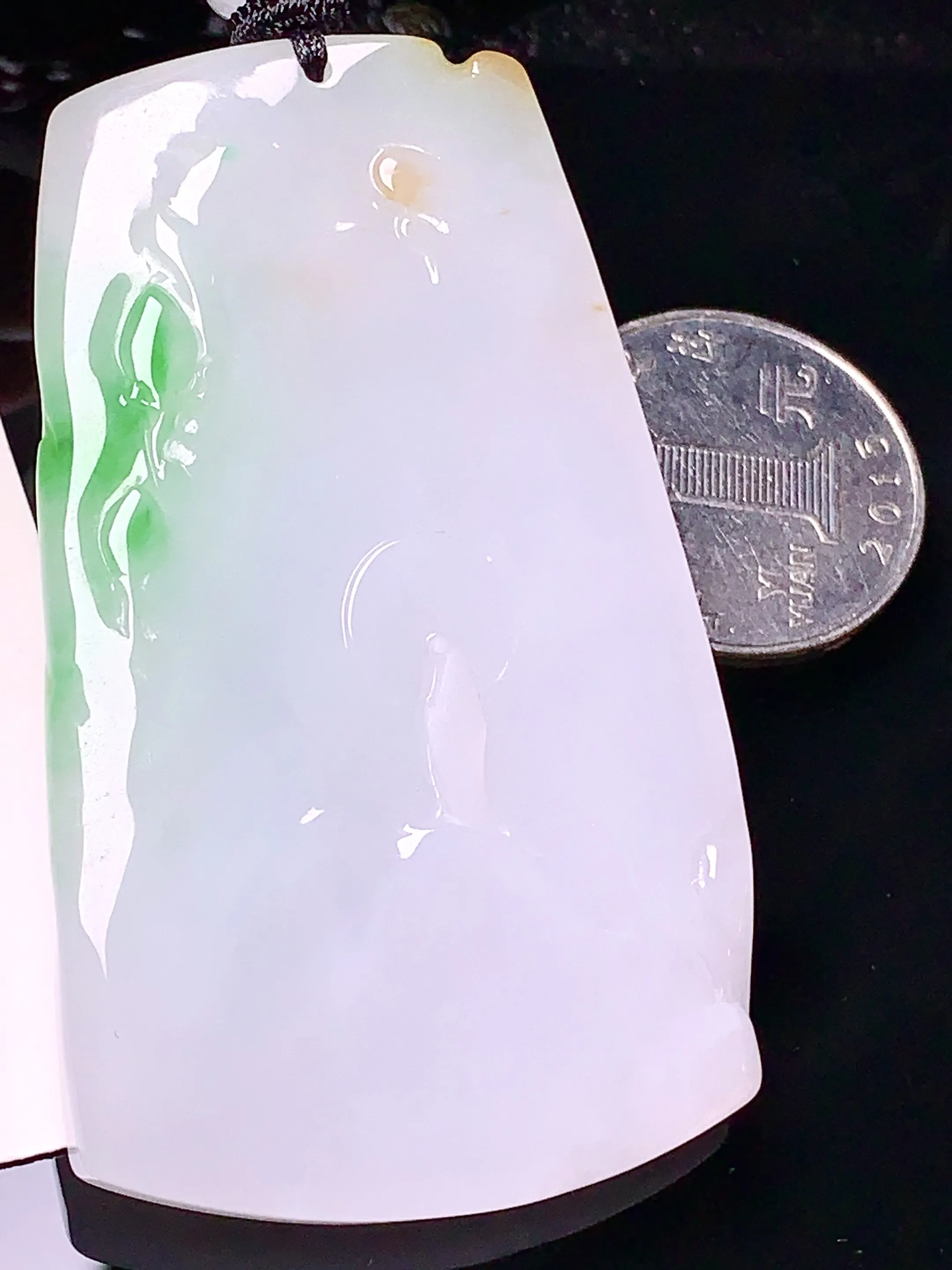 飘绿悟道吊坠 玉质细腻 色泽艳丽 水润亮眼  整体尺寸65.7*38.7*6