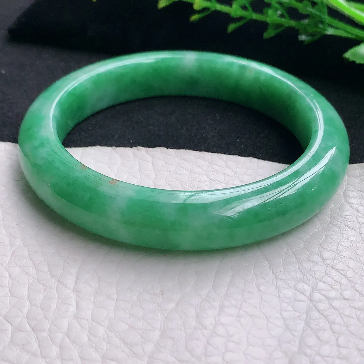 jm自然光58*11.9*9.9平安镯 天然缅甸翡翠a货辣绿宽边珠宝玉手镯