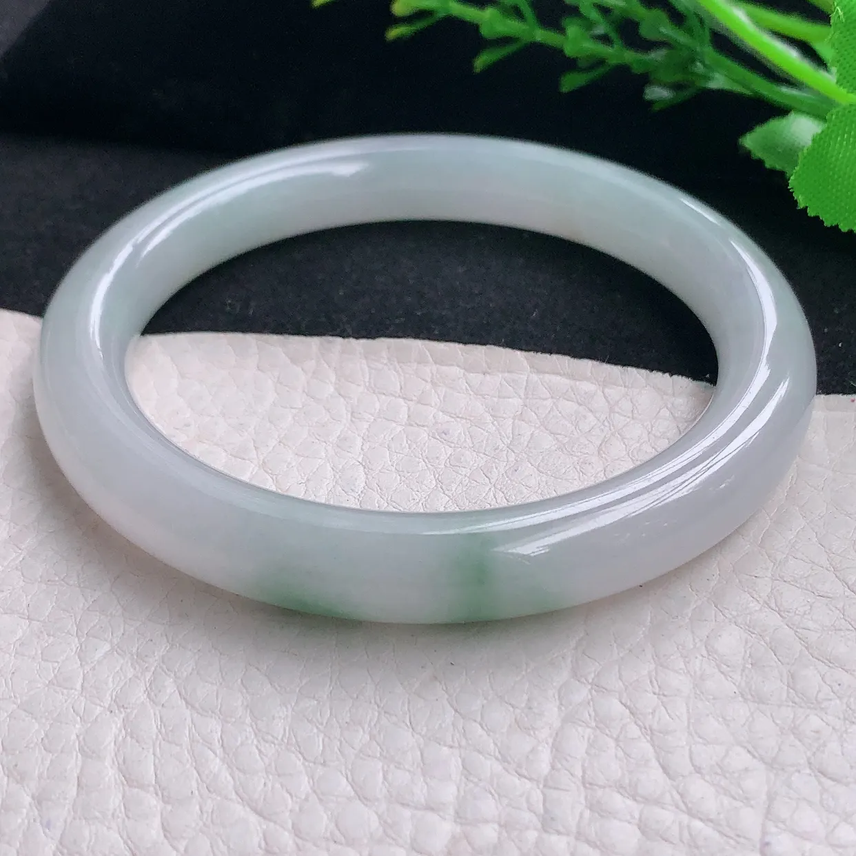 ss自然光58.8*9.5*9.3美人镯 天然缅甸翡翠a货飘花秀气圆条珠宝玉手镯