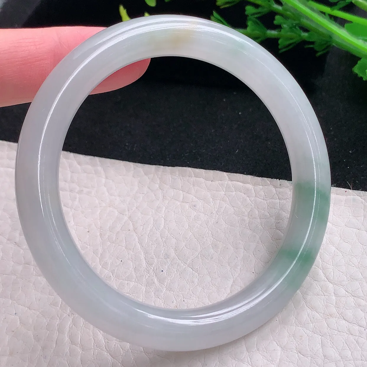 ss自然光58.8*9.5*9.3美人镯 天然缅甸翡翠a货飘花秀气圆条珠宝玉手镯