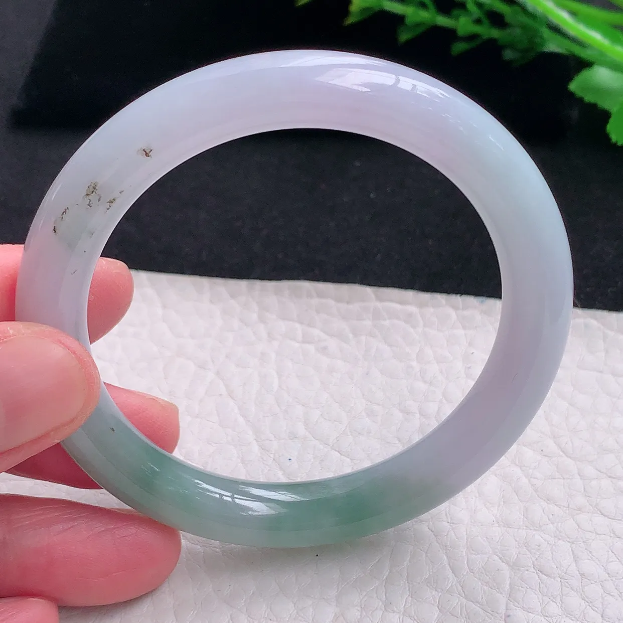 z自然光54*9.3*9美人镯 天然缅甸翡翠a货飘花秀气圆条珠宝玉手镯