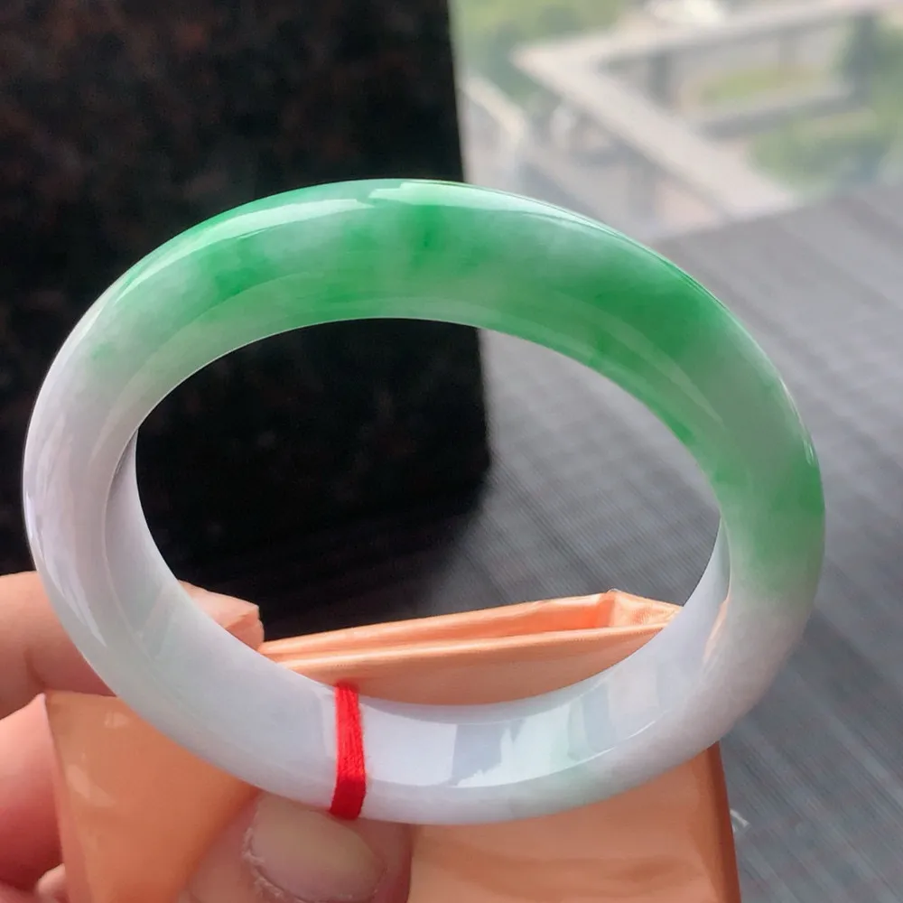 正圈冰糯春彩 无瑕 尺寸:58.3/12.8/8.9 色好