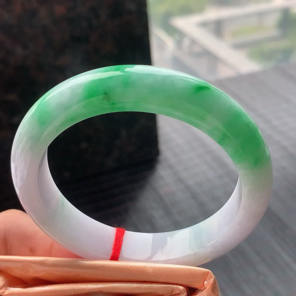 正圈冰糯春彩 无瑕 尺寸:58.3/12.8/8.9 色好