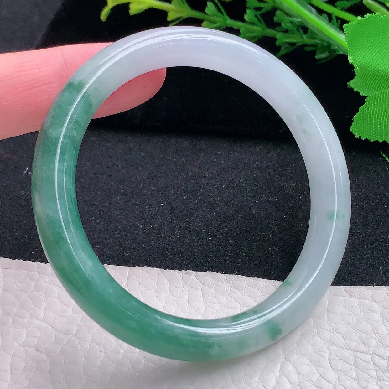 yh自然光54*9.3*8美人镯 天然缅甸翡翠a货半山水圆条珠宝玉手镯