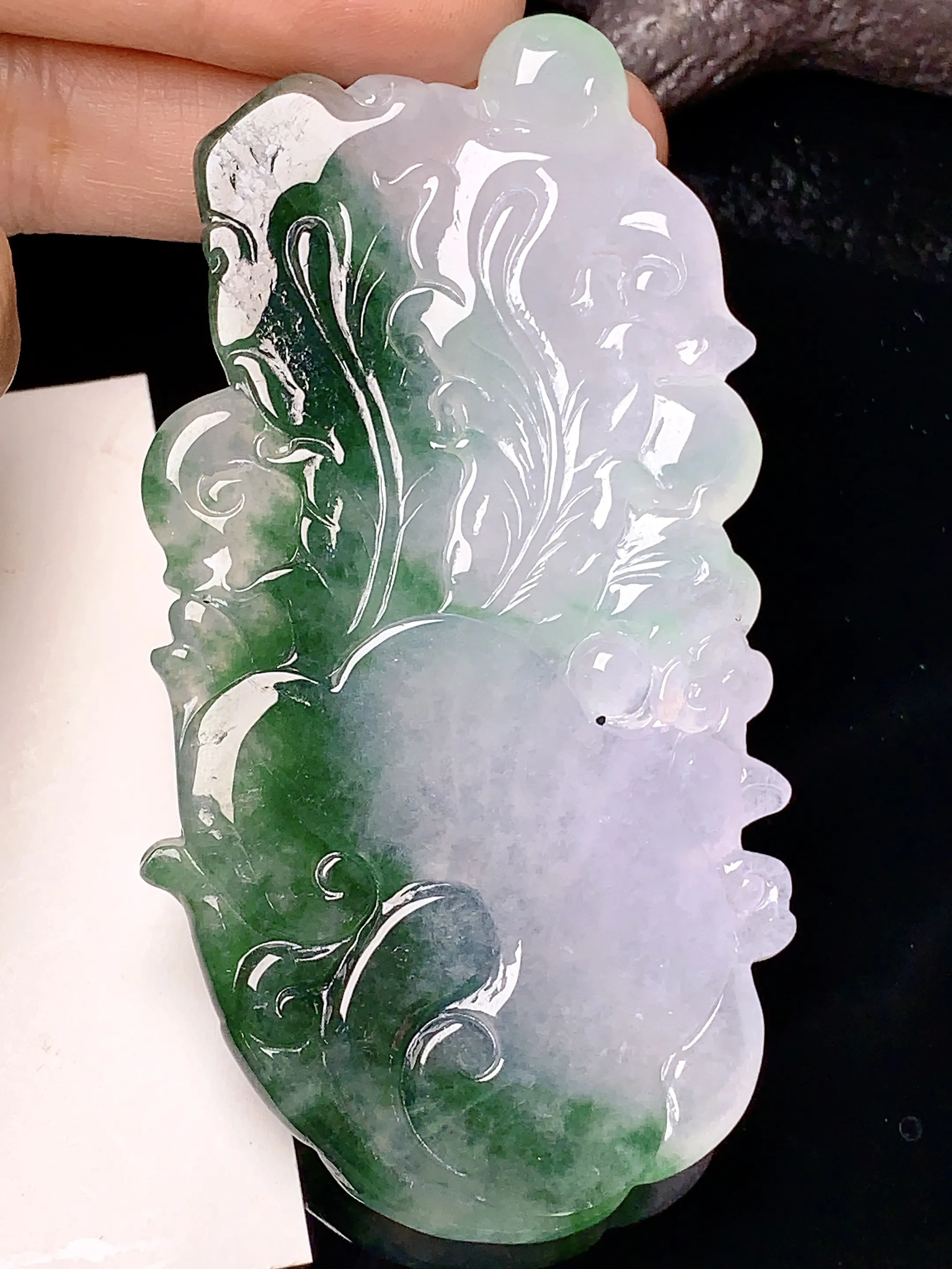 飘绿凤凰吊坠 玉质细腻 色泽艳丽 水润亮眼  整体尺寸78.8*40*7.6