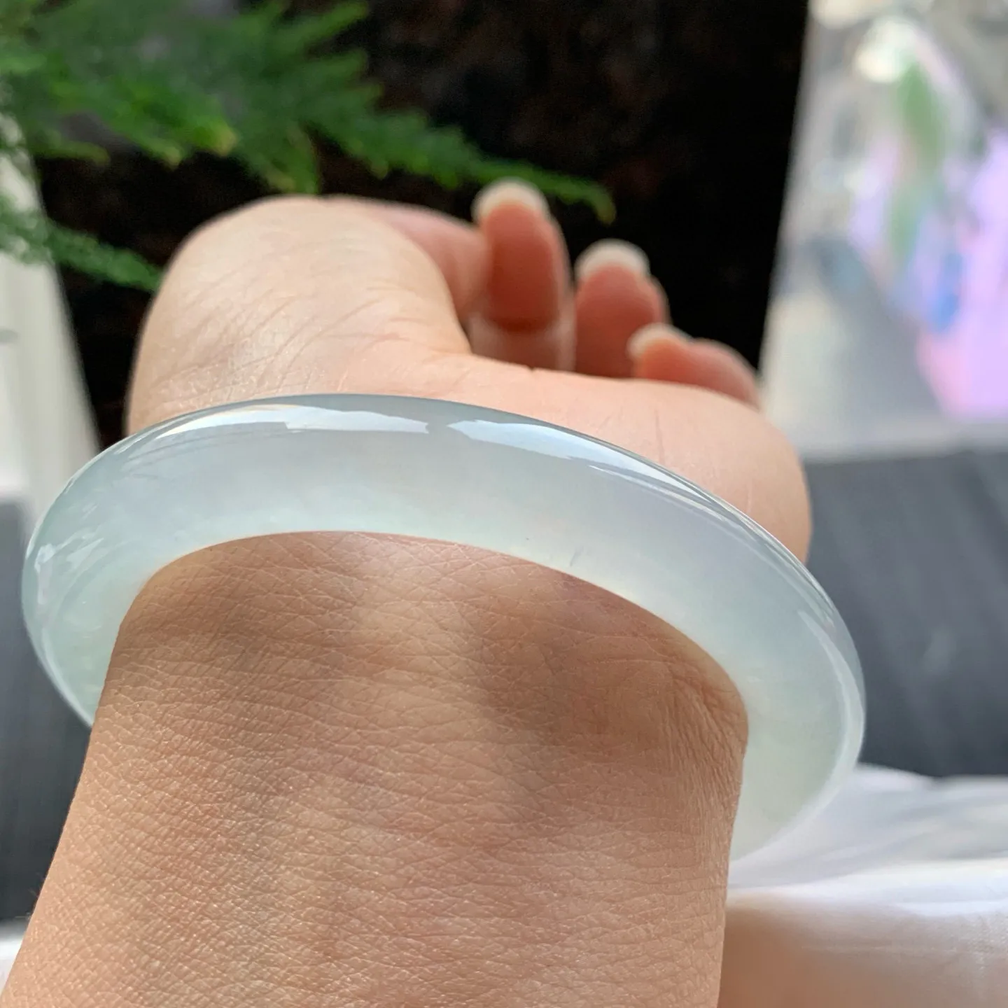 圆条冰玻绿 无瑕 尺寸:51.8/9.1 星光闪闪