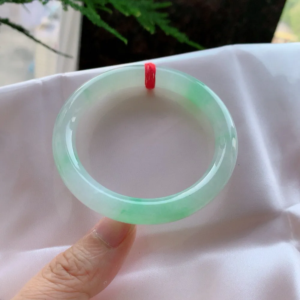 圆条冰阳绿 无瑕 尺寸:52.4/8.2 色好