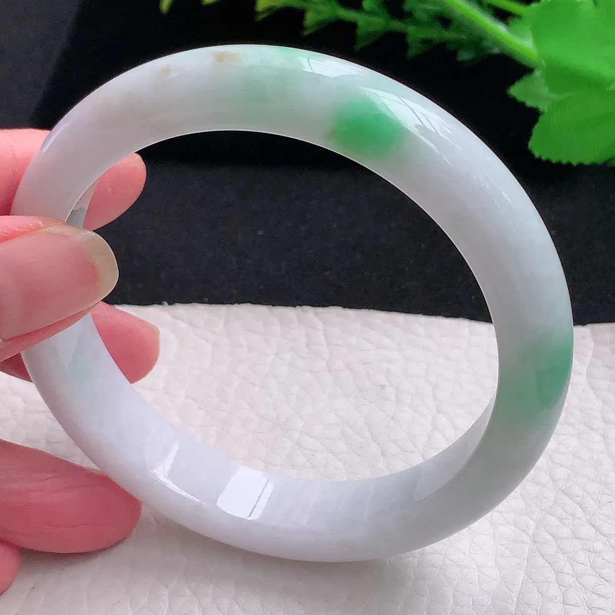 yh大圈口62*12.5*8.6平安镯 天然缅甸翡翠a货飘阳绿宽边珠宝玉手镯