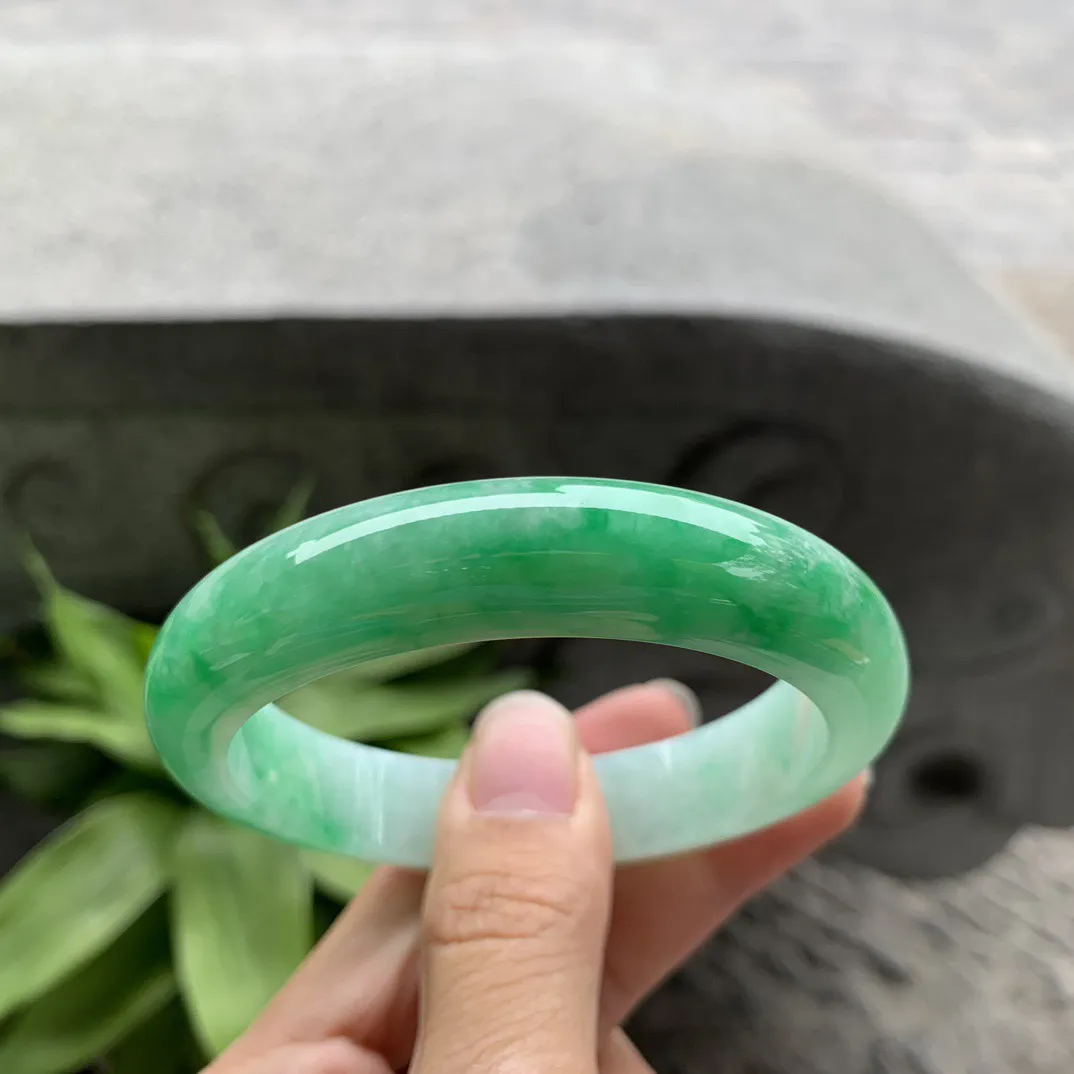 圈口 55.7-12.4-8.5【辣阳绿正圈手镯】正圈 55 56可戴