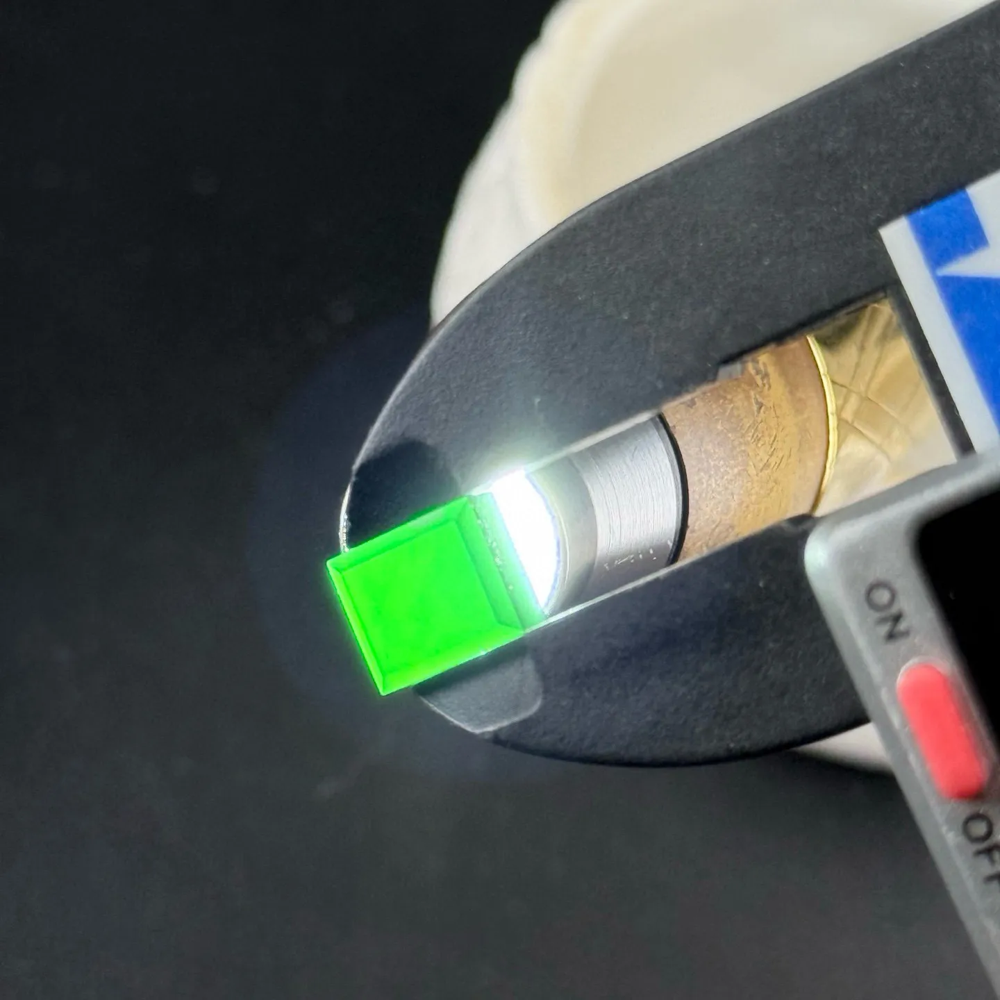 墨翠方戒面裸石 种好色正 黑度极好 打灯极黑 油性十足