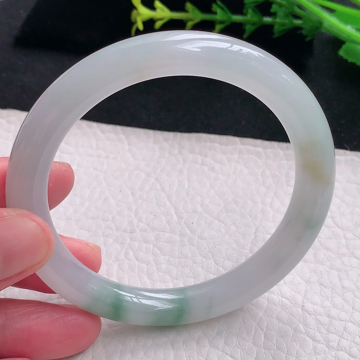 ss自然光58.8*9.5*9.3美人镯 天然缅甸翡翠a货飘花秀气圆条珠宝玉手镯